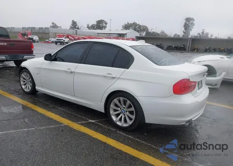 2011 BMW 328I z USA, uszkodzony, nr VIN WBAPH7G50BNN03290